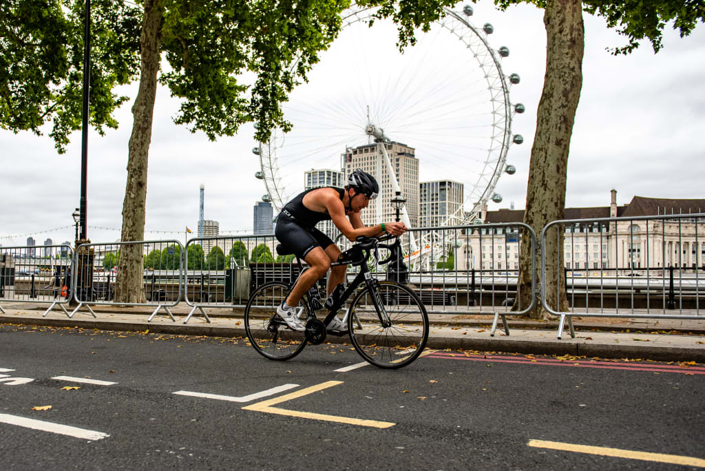 Cycling in the London Triathlon 