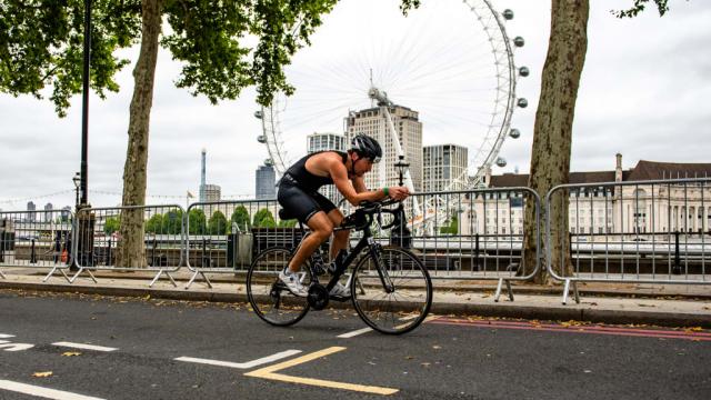 Cycling in the London Triathlon 