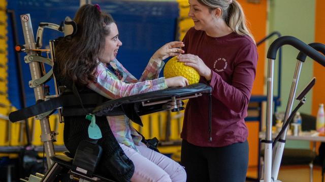 Lizzie uses the Innowalk Pro at Heather House