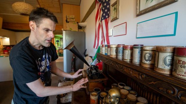 Tom looking at American memorabilia in a museum